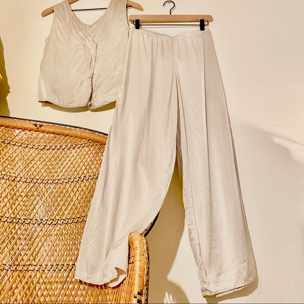LUNYA Sold Out ‘Cloud’ Washable silk sleep set